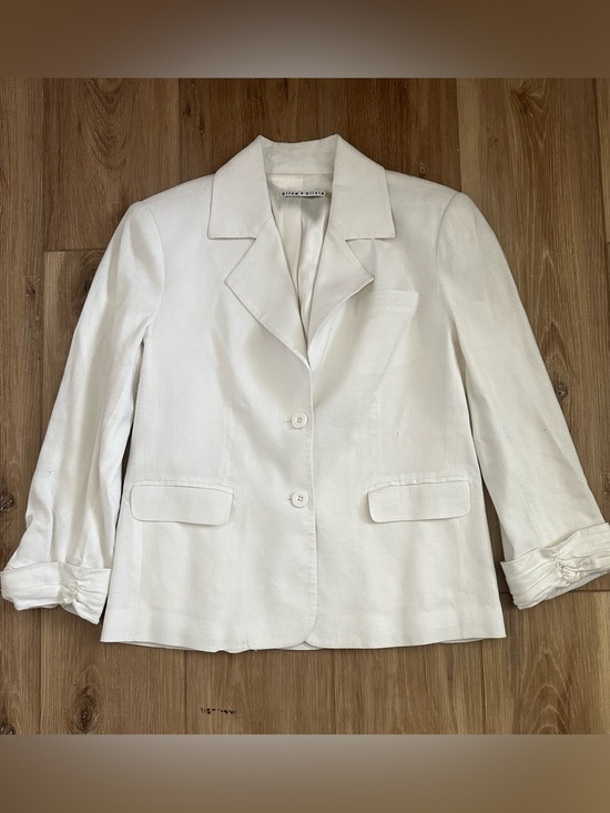 Alice + Olivia Jackets & Blazers - Alice + Olivia Shan Rolled Cuff Linen Blazer M